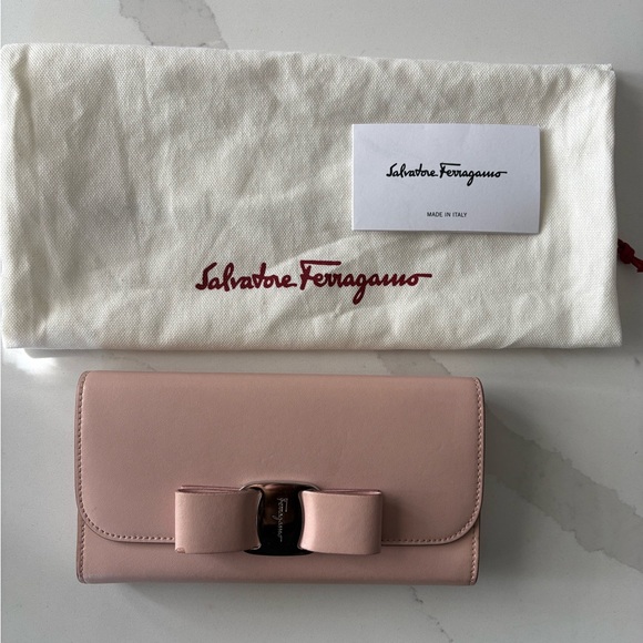 Salvatore Ferragamo Pink Leather Vara Bow Continental Wallet - Picture 5 of 10